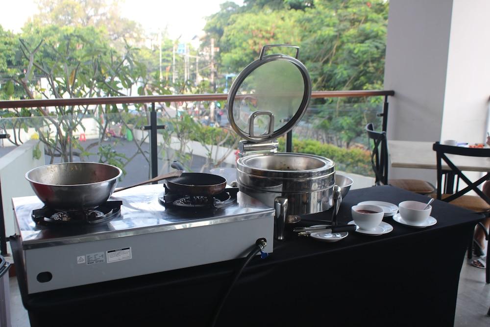 Rivoli Hotel Jakarta Exterior foto