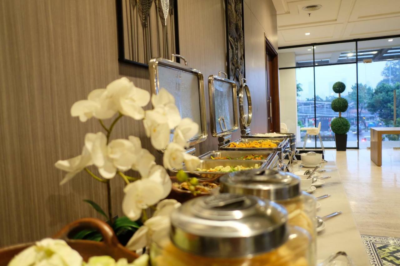 Rivoli Hotel Jakarta Exterior foto