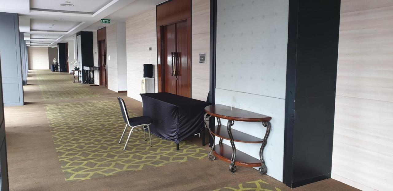 Rivoli Hotel Jakarta Exterior foto